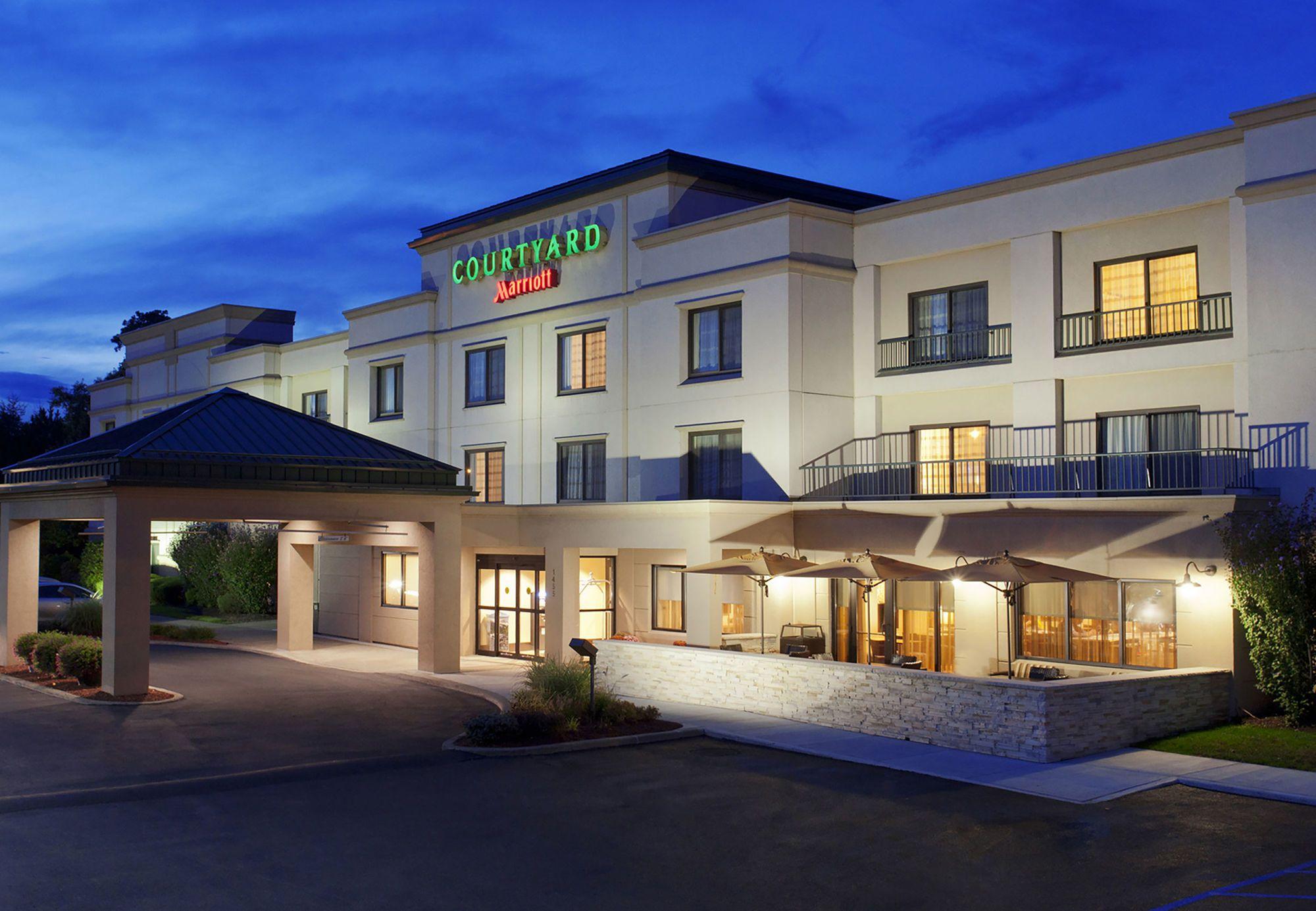 Courtyard By Marriott Albany Thruway Hotel Exterior photo
