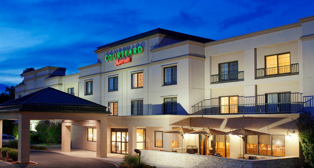 Courtyard By Marriott Albany Thruway Hotel Exterior photo